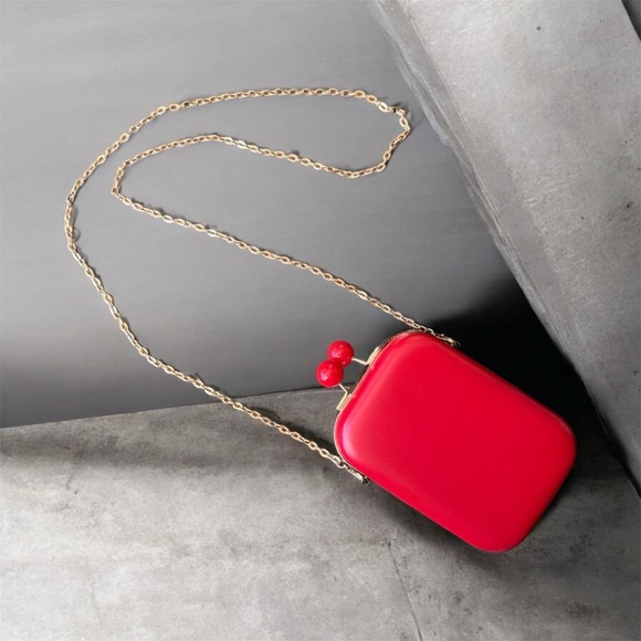 Elizabeth Arden Red Clutch with Gold Chain - Picture 4 of 9